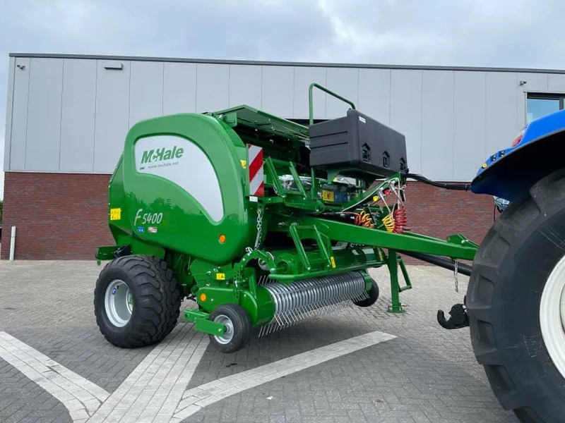 McHale F5400 - Balirka za okrugle bale: slika 1 McHale F5400 - Balirka za okrugle bale: slika 1