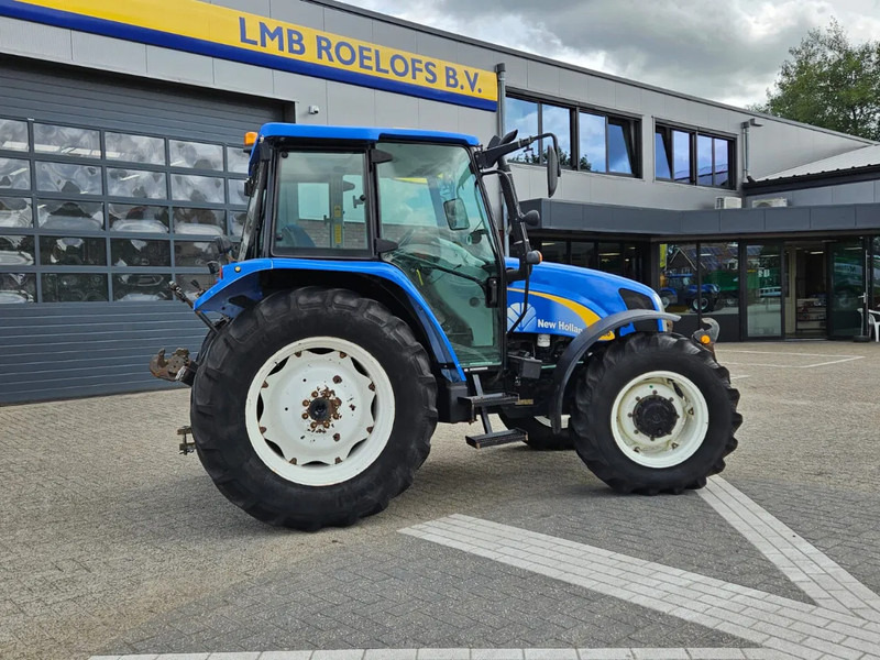 New Holland T5050 Hi-Lo Powershuttle - Traktor: slika 3 New Holland T5050 Hi-Lo Powershuttle - Traktor: slika 3