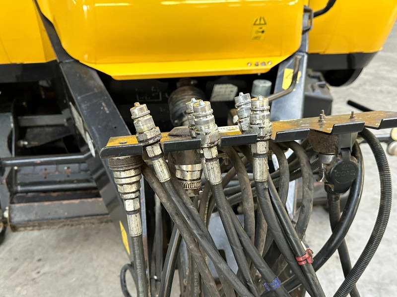 Poljoprivredna mašina New Holland BB9060 Cropcutter: slika 9