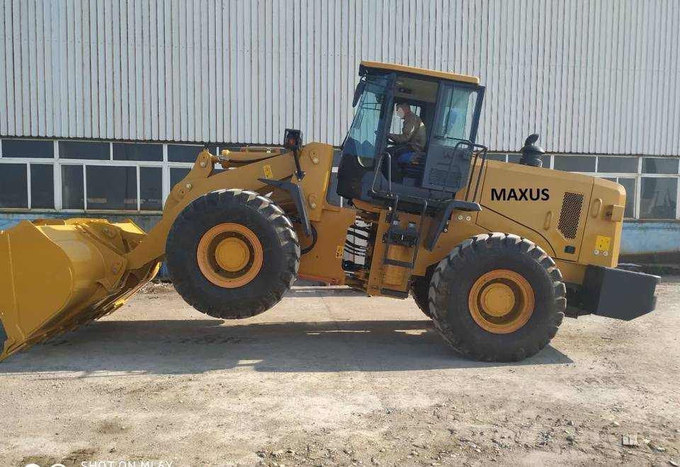 NEW MAXUS Steyr 16 TON Wheel Loader Warranty up to 10 YEARS НОВА Копарка колісна MAXUS Steyr 16 ТОН Гарантія до 10 РОКІВ NOWA Ładowarka Kołowa MAXUS Steyr 16 TON Gwarancja do 10 LAT - Utovarivač točkaš: slika 5 NEW MAXUS Steyr 16 TON Wheel Loader Warranty up to 10 YEARS НОВА Копарка колісна MAXUS Steyr 16 ТОН Гарантія до 10 РОКІВ NOWA Ładowarka Kołowa MAXUS Steyr 16 TON Gwarancja do 10 LAT - Utovarivač točkaš: slika 5