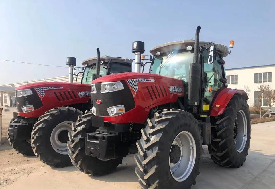 NEW Tractor 180 HP 4x4 MAXUS Warranty up to 10 Years НОВИЙ Трактор 180 К.с. 4x4 MAXUS Гарантія до 10 Років NOWY Ciągnik 180 KM 4x4 MAXUS Gwarancja do 10 LAT - Traktor: slika 1 NEW Tractor 180 HP 4x4 MAXUS Warranty up to 10 Years НОВИЙ Трактор 180 К.с. 4x4 MAXUS Гарантія до 10 Років NOWY Ciągnik 180 KM 4x4 MAXUS Gwarancja do 10 LAT - Traktor: slika 1