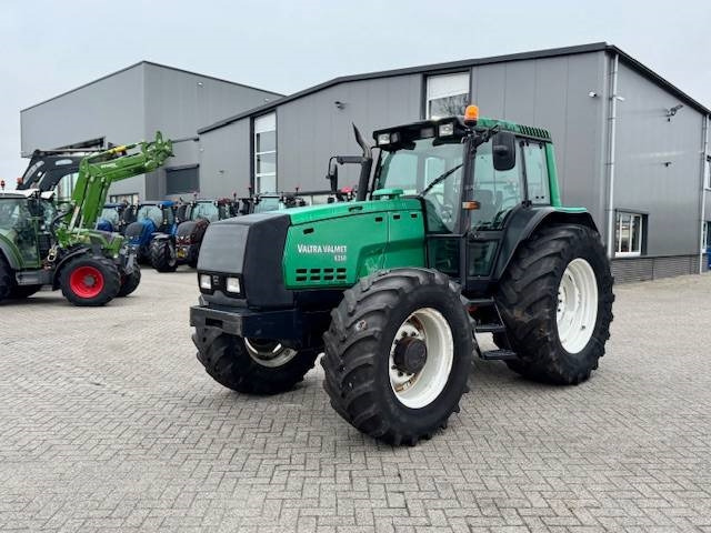 Valtra 8350 Hitech - Traktor: slika 3 Valtra 8350 Hitech - Traktor: slika 3
