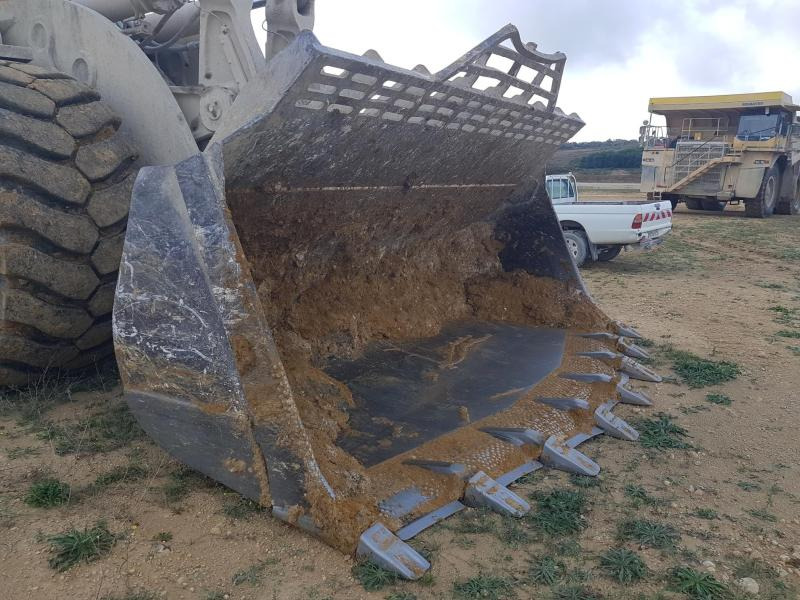 Utovarivač točkaš Caterpillar 992D: slika 11