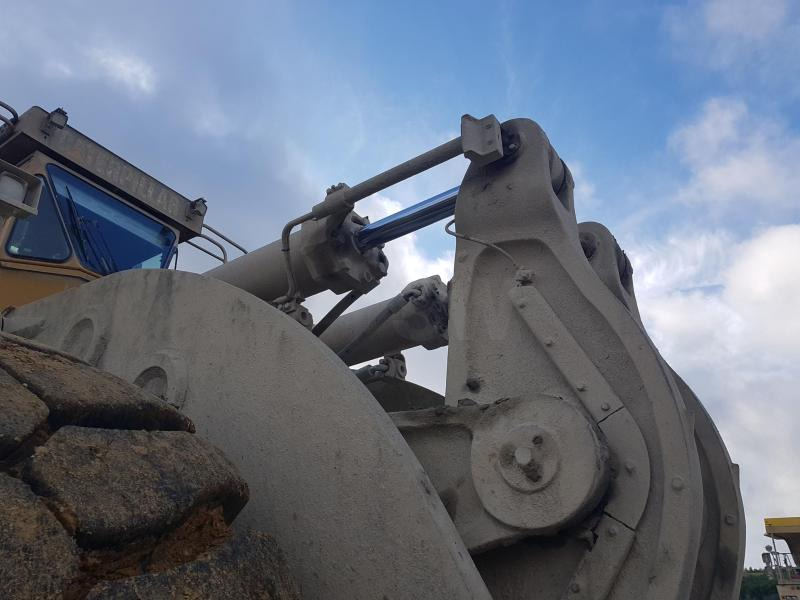 Utovarivač točkaš Caterpillar 992D: slika 27