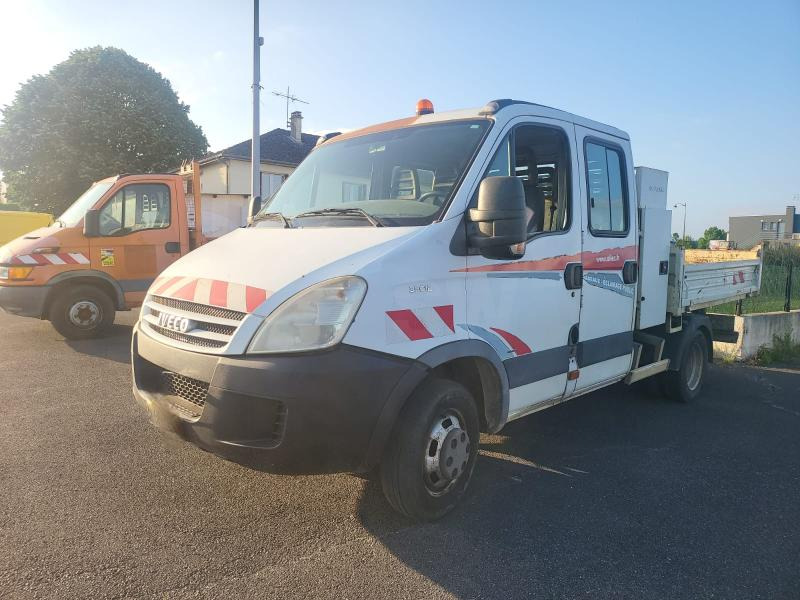 Iveco 35C12 - Dostavno vozilo istovarivač: slika 4 Iveco 35C12 - Dostavno vozilo istovarivač: slika 4