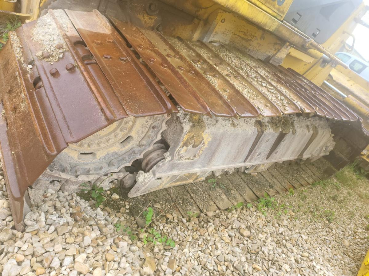 Buldožer Komatsu D61PX-15: slika 28