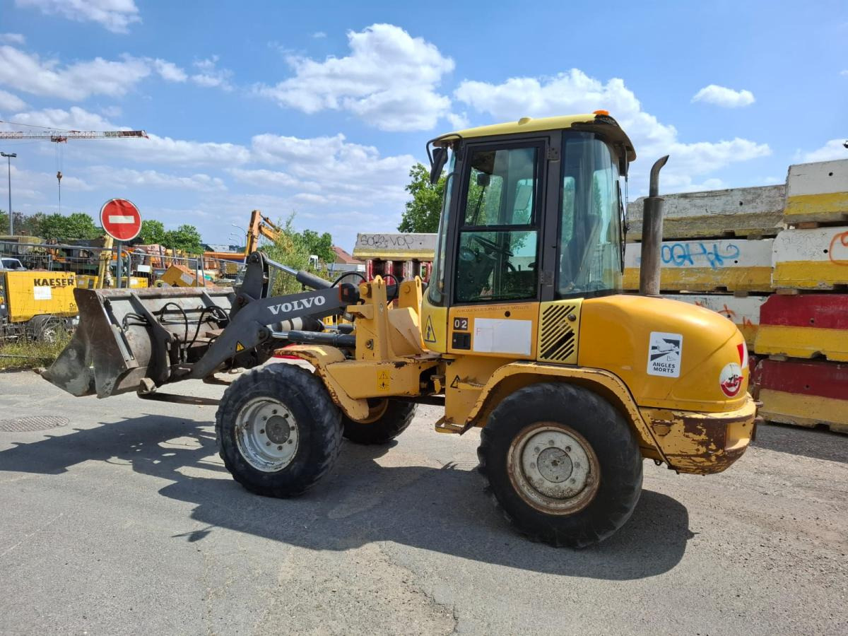 Volvo L 30 - Utovarivač točkaš: slika 4 Volvo L 30 - Utovarivač točkaš: slika 4