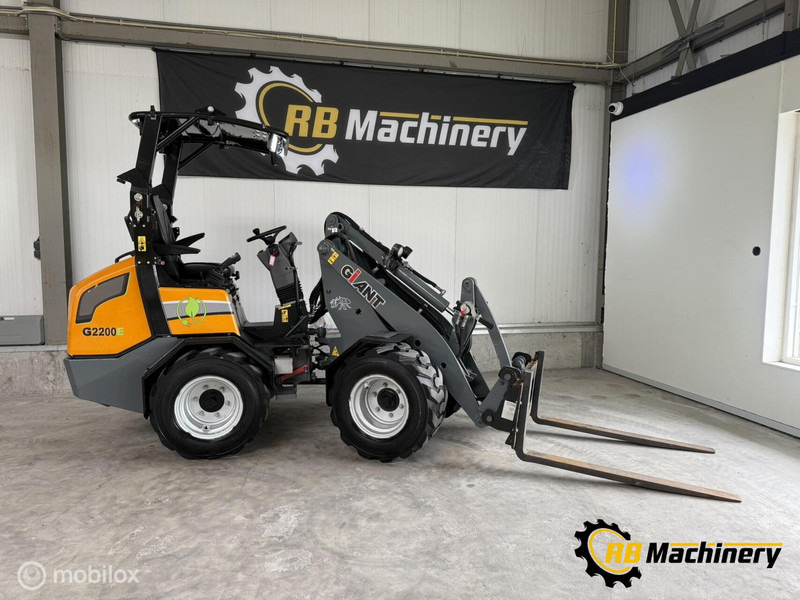 Giant G2200E - Utovarivač točkaš: slika 1 Giant G2200E - Utovarivač točkaš: slika 1