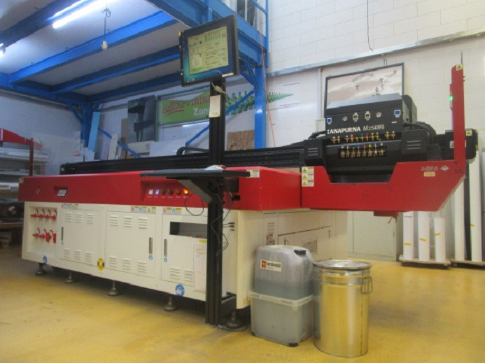 FLACHBETT-UV-GROSSFORMATDRUCKER AGFA ANAPURNA M2540 FB - Mašina za digitalnu štampu: slika 5 FLACHBETT-UV-GROSSFORMATDRUCKER AGFA ANAPURNA M2540 FB - Mašina za digitalnu štampu: slika 5