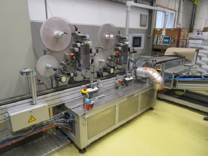 DECKEL ETIKETTIER ANLAGE SCHLEUTER GU 2 DO MIT 2xLÖFFELEINLEGESTATIONEN - Industrijska oprema: slika 4 DECKEL ETIKETTIER ANLAGE SCHLEUTER GU 2 DO MIT 2xLÖFFELEINLEGESTATIONEN - Industrijska oprema: slika 4