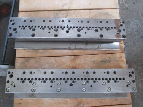 2 x STANZWERKZEUG KUGLER STANZMASCHINE - Rezervni deo za Štamparska mašina: slika 1 2 x STANZWERKZEUG KUGLER STANZMASCHINE - Rezervni deo za Štamparska mašina: slika 1