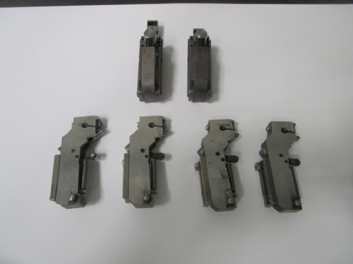 4xRINGÖSEN BAUTEILE UND 2xHEFTKOPF BAUTEILE FÜR HEFTKÖPFE HOHNER 48/5 S - Rezervni deo za Štamparska mašina: slika 1 4xRINGÖSEN BAUTEILE UND 2xHEFTKOPF BAUTEILE FÜR HEFTKÖPFE HOHNER 48/5 S - Rezervni deo za Štamparska mašina: slika 1