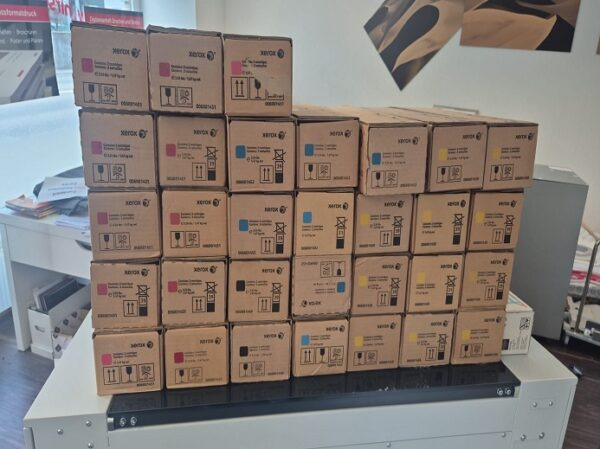 62x NEUE TONER FÜR XEROX - Rezervni deo za Štamparska mašina: slika 1 62x NEUE TONER FÜR XEROX - Rezervni deo za Štamparska mašina: slika 1