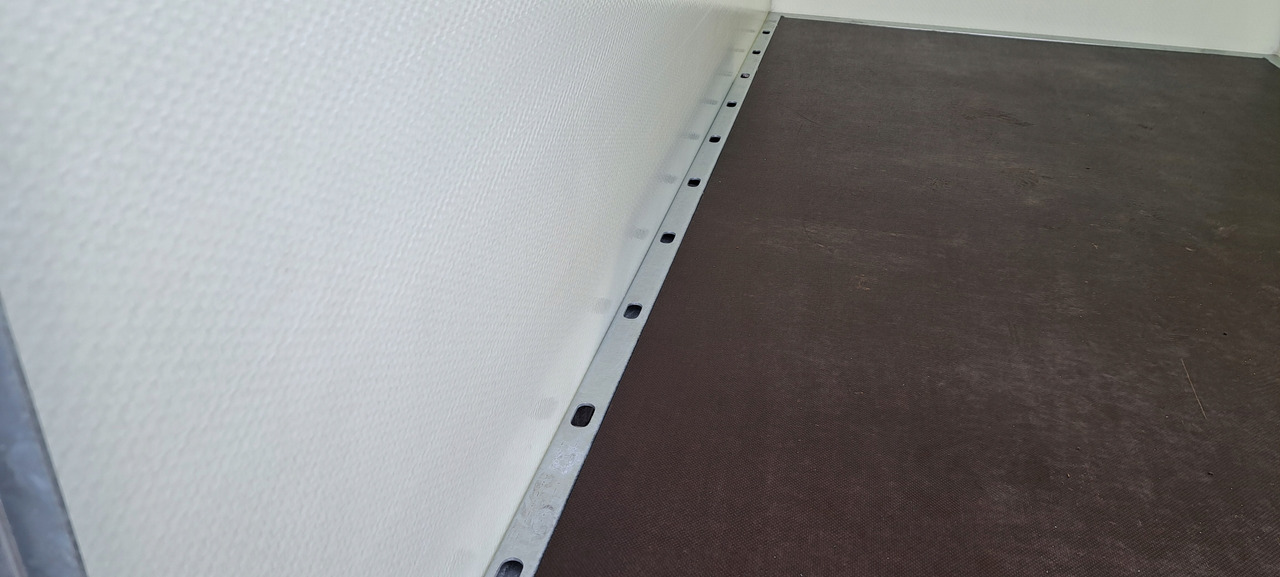 PRZYCZEPA KONTENER CARGO 4 BOX 3x1,5 DMC 2700 / CARGO CONTAINER TRAILER 4 BOX 3x1.5 DMC 2700 - Prikolica sa zatvorenim sandukom: slika 4 PRZYCZEPA KONTENER CARGO 4 BOX 3x1,5 DMC 2700 / CARGO CONTAINER TRAILER 4 BOX 3x1.5 DMC 2700 - Prikolica sa zatvorenim sandukom: slika 4