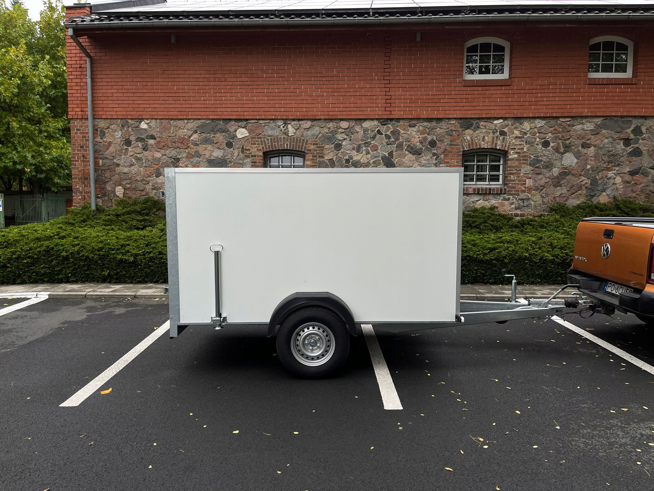 PRZYCZEPA KONTENER CARGO BOX 2,6 x 1,5 ZABUDOWANA / CARGO CONTAINER TRAILER BOX 2.6 x 1.5 ENCLOSED - Prikolica sa zatvorenim sandukom: slika 3 PRZYCZEPA KONTENER CARGO BOX 2,6 x 1,5 ZABUDOWANA / CARGO CONTAINER TRAILER BOX 2.6 x 1.5 ENCLOSED - Prikolica sa zatvorenim sandukom: slika 3