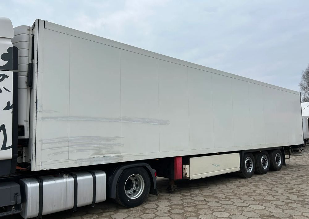 Krone CARRIER VECTOR 1550 / GRUBA ŚCIANA 7 CM / NOWE OPONY / 2017 ROK !! - Poluprikolica hladnjače: slika 4 Krone CARRIER VECTOR 1550 / GRUBA ŚCIANA 7 CM / NOWE OPONY / 2017 ROK !! - Poluprikolica hladnjače: slika 4