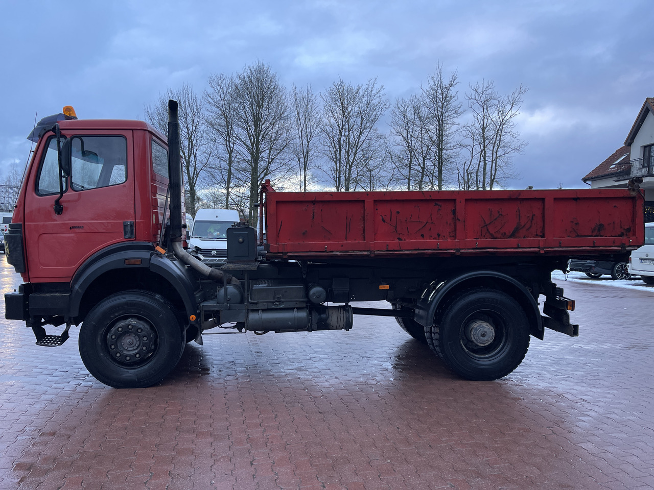 MERCEDES-BENZ 1824 - Istovarivač: slika 4 MERCEDES-BENZ 1824 - Istovarivač: slika 4