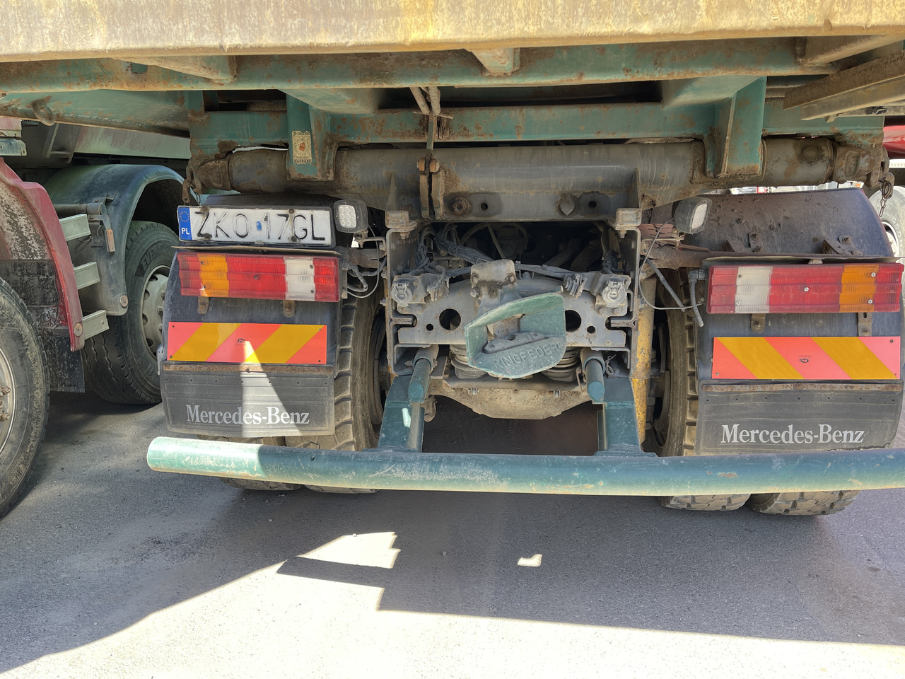 MERCEDES-BENZ Actros 3331 - Istovarivač: slika 5 MERCEDES-BENZ Actros 3331 - Istovarivač: slika 5