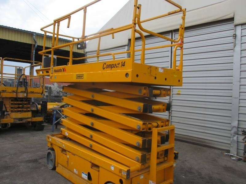Lift u obliku makaza Haulotte Compact 14: slika 8