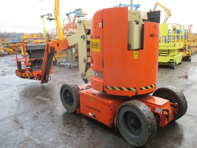 JLG E 300 AJ - Zglobna platforma: slika 4 JLG E 300 AJ - Zglobna platforma: slika 4