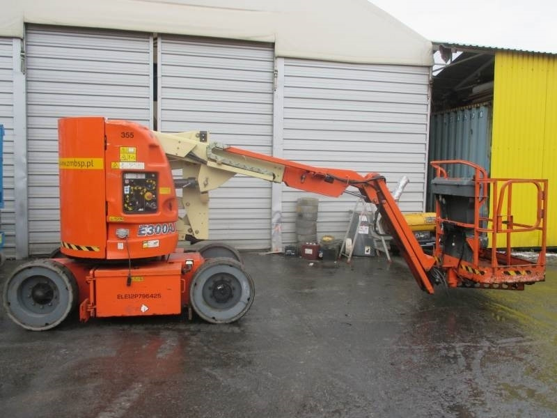 JLG E 300 AJ - Zglobna platforma: slika 1 JLG E 300 AJ - Zglobna platforma: slika 1