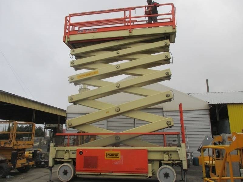 JLG Liftlux 245-12 - Lift u obliku makaza: slika 1 JLG Liftlux 245-12 - Lift u obliku makaza: slika 1