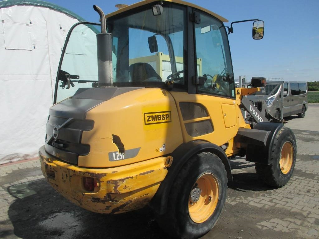 Volvo L 25 F - Utovarivač točkaš: slika 2 Volvo L 25 F - Utovarivač točkaš: slika 2