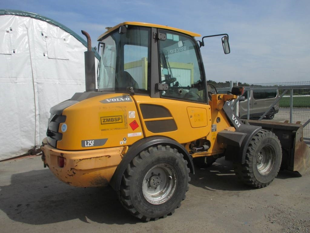 Volvo L 25 F - Utovarivač točkaš: slika 2 Volvo L 25 F - Utovarivač točkaš: slika 2