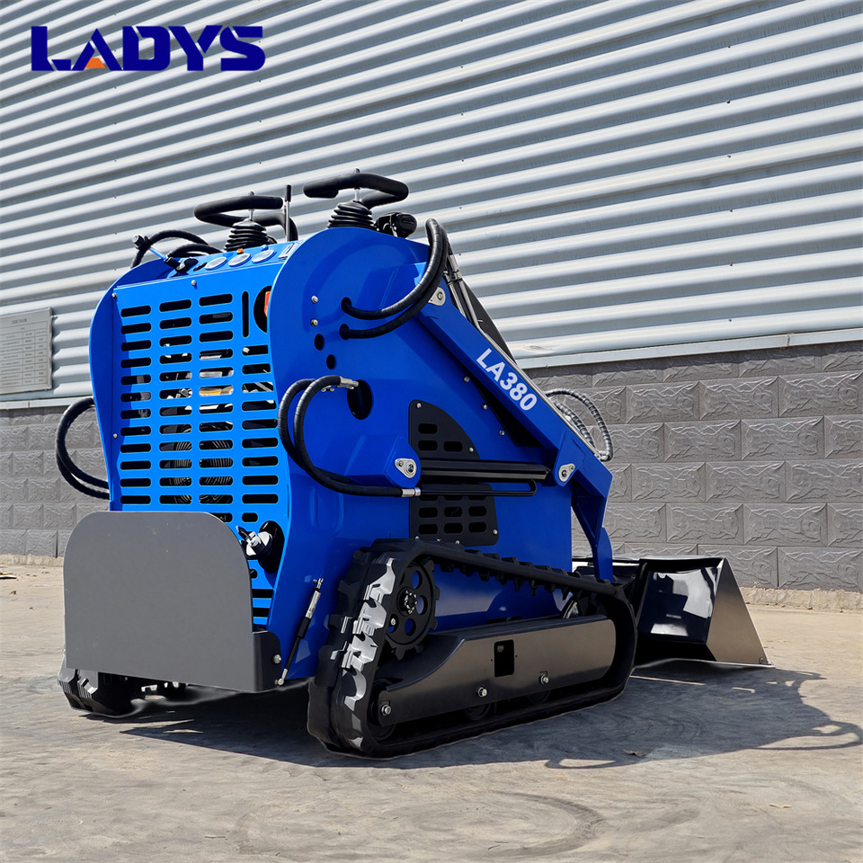 LADYS LA380 Mini Skid Steer Loader Compact Track Diesel Cheap Mini Skid Steer Loader For Sale With Mini Skid Steer Attachments 4 In 1 Bucket - Mini utovarivač: slika 4 LADYS LA380 Mini Skid Steer Loader Compact Track Diesel Cheap Mini Skid Steer Loader For Sale With Mini Skid Steer Attachments 4 In 1 Bucket - Mini utovarivač: slika 4