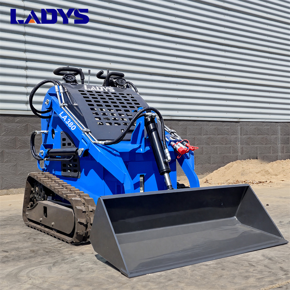 LADYS LA380 Mini Skid Steer Loader Compact Track Diesel Cheap Mini Skid Steer Loader For Sale With Mini Skid Steer Attachments 4 In 1 Bucket - Mini utovarivač: slika 2 LADYS LA380 Mini Skid Steer Loader Compact Track Diesel Cheap Mini Skid Steer Loader For Sale With Mini Skid Steer Attachments 4 In 1 Bucket - Mini utovarivač: slika 2