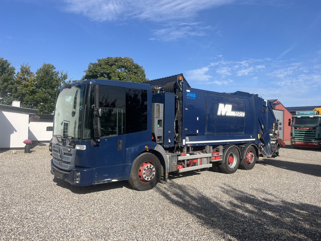 MERCEDES-BENZ 2630 2 camber - Kamion za smeće: slika 1 MERCEDES-BENZ 2630 2 camber - Kamion za smeće: slika 1