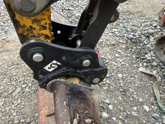 Bobcat E35 CLIM à 22 500 € HT - Mini bager: slika 5 Bobcat E35 CLIM à 22 500 € HT - Mini bager: slika 5