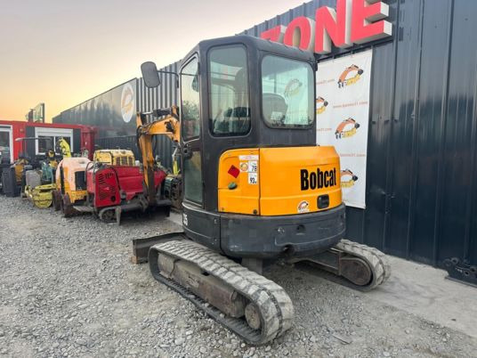 Bobcat E35 Cabine à 22500 € HT - Mini bager: slika 4 Bobcat E35 Cabine à 22500 € HT - Mini bager: slika 4