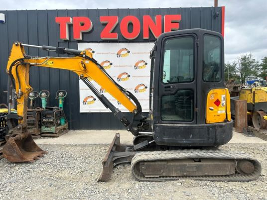 Bobcat E35 Cabine à 23 500 € HT - Mini bager: slika 2 Bobcat E35 Cabine à 23 500 € HT - Mini bager: slika 2