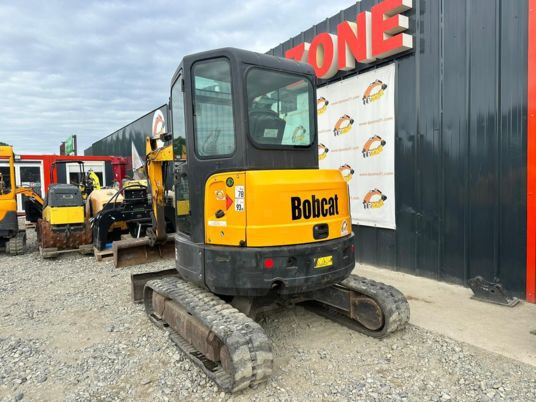Bobcat E35 Cabine à 23500 € HT - Mini bager: slika 4 Bobcat E35 Cabine à 23500 € HT - Mini bager: slika 4