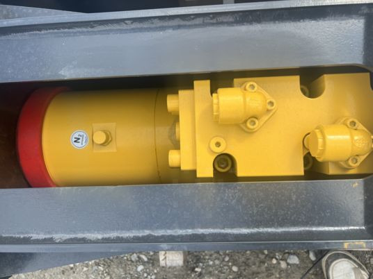 Brh mustang pour pelle de 6T à 12T - Hidraulični čekić: slika 4 Brh mustang pour pelle de 6T à 12T - Hidraulični čekić: slika 4