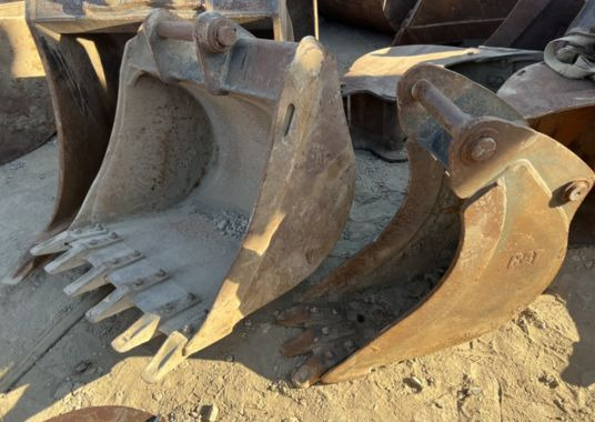 Godet attache caterpillar - Kašika za bager: slika 2 Godet attache caterpillar - Kašika za bager: slika 2