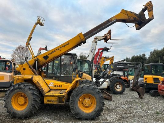 JCB 525-58 TURBO à 11 900 € HT - Teleskopski upravljač: slika 1 JCB 525-58 TURBO à 11 900 € HT - Teleskopski upravljač: slika 1