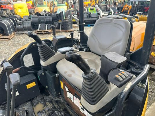 Mini bager Komatsu PC26MR-3 à 19900€ HT: slika 10 Mini bager Komatsu PC26MR-3 à 19900€ HT: slika 10