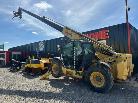 New Holland LM1745 - 17M - 4T5 à 29900 € HT - Teleskopski upravljač: slika 2 New Holland LM1745 - 17M - 4T5 à 29900 € HT - Teleskopski upravljač: slika 2