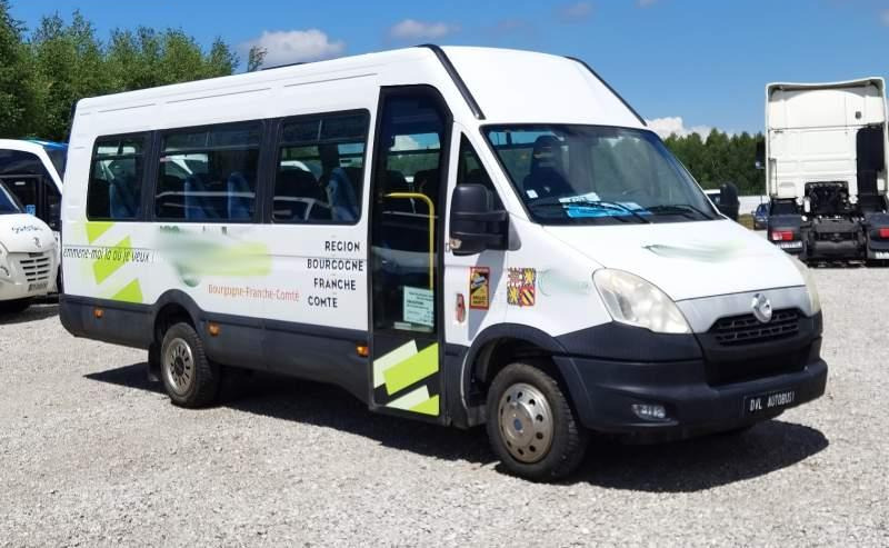 Prigradski autobus Iveco Daily 23 miejsca, KLIMA, WEBASTO: slika 1