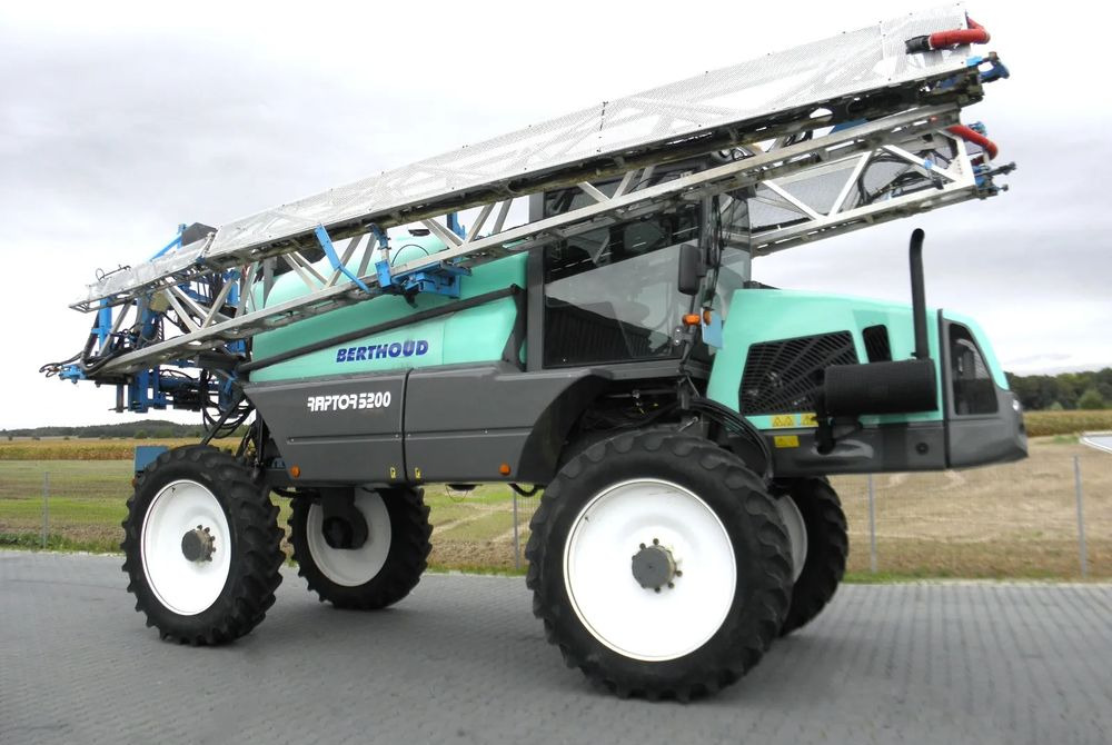 Berthoud Raptor 5200 2012 Rok, 36M, H-145cm, GPS, Nie Malowany, Stan Bardzo Dobry - Prskalica: slika 3 Berthoud Raptor 5200 2012 Rok, 36M, H-145cm, GPS, Nie Malowany, Stan Bardzo Dobry - Prskalica: slika 3