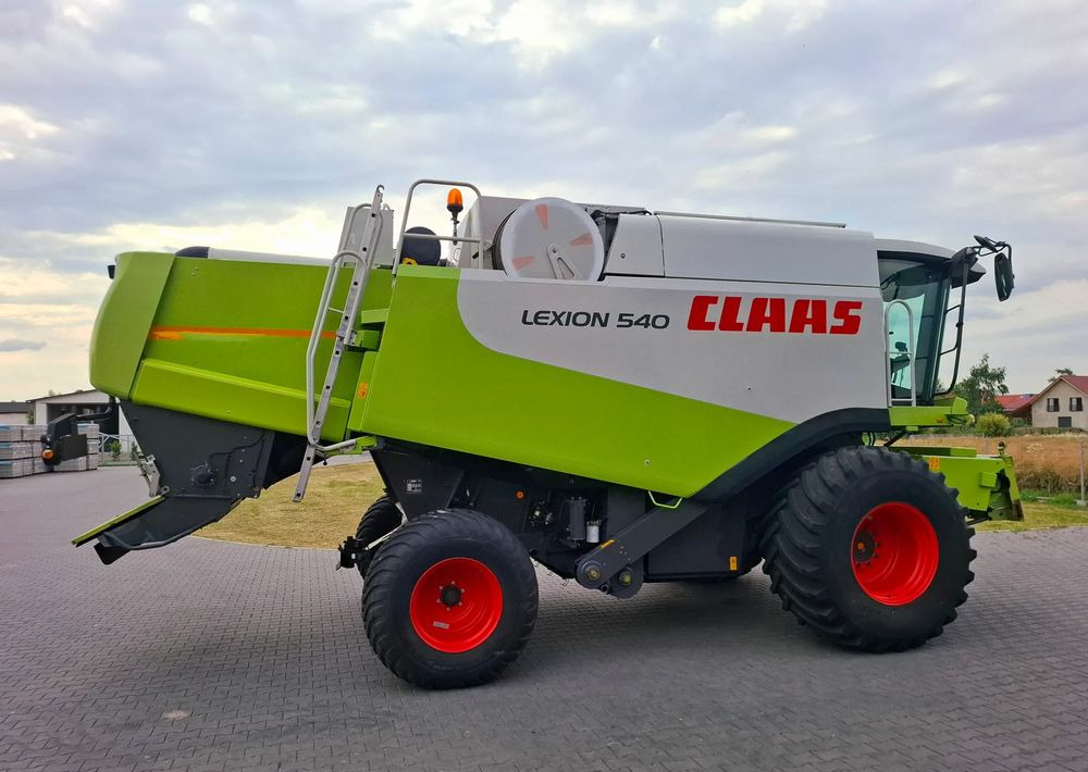 Claas Lexion 540 heder 6.6 m, Nie Malowany, Stan Bardzo Dobry - Kombinovani kombajn: slika 4 Claas Lexion 540 heder 6.6 m, Nie Malowany, Stan Bardzo Dobry - Kombinovani kombajn: slika 4