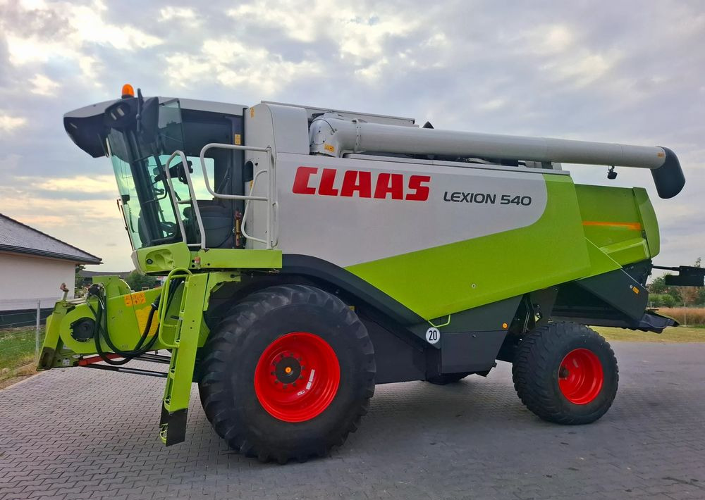 Claas Lexion 540 heder 6.6 m, Nie Malowany, Stan Bardzo Dobry - Kombinovani kombajn: slika 5 Claas Lexion 540 heder 6.6 m, Nie Malowany, Stan Bardzo Dobry - Kombinovani kombajn: slika 5