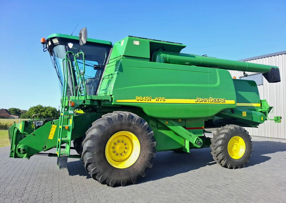 John Deere WTS 9640i 2005 Rok, heder 6,1m, Stol do rzepaku, Nie Malowany, Stan Bardzo Dobry - Kombinovani kombajn: slika 3 John Deere WTS 9640i 2005 Rok, heder 6,1m, Stol do rzepaku, Nie Malowany, Stan Bardzo Dobry - Kombinovani kombajn: slika 3