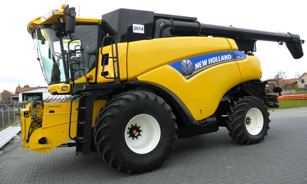 New Holland CR9080 2013 Rok , heder Varifeed 9,15m, Nowsza Wersja, Nie Malowany, Stan Idealny - Kombinovani kombajn: slika 3 New Holland CR9080 2013 Rok , heder Varifeed 9,15m, Nowsza Wersja, Nie Malowany, Stan Idealny - Kombinovani kombajn: slika 3