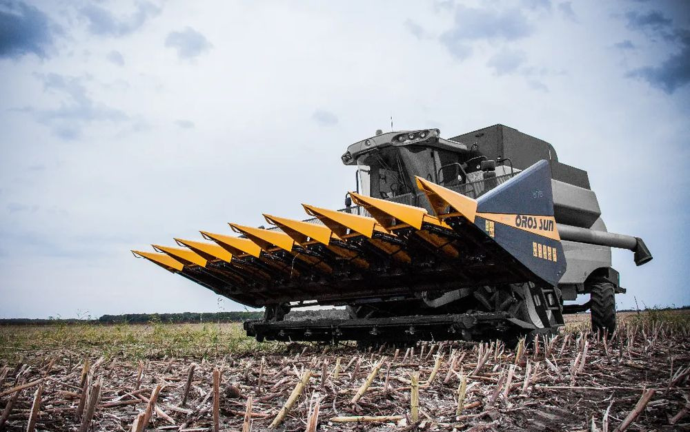 Oros SUN 876 8 rzędowy, Nowe Przystawki do zbioru słonecznika, - Kombajn za suncokret: slika 1 Oros SUN 876 8 rzędowy, Nowe Przystawki do zbioru słonecznika, - Kombajn za suncokret: slika 1