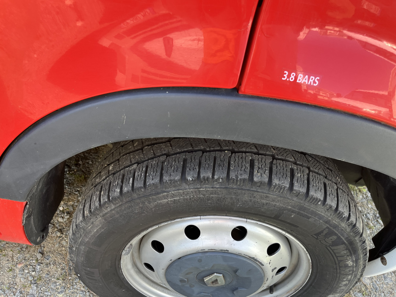 RENAULT Master 2L5 dci120cv - Vozilo hitne pomoći: slika 4 RENAULT Master 2L5 dci120cv - Vozilo hitne pomoći: slika 4
