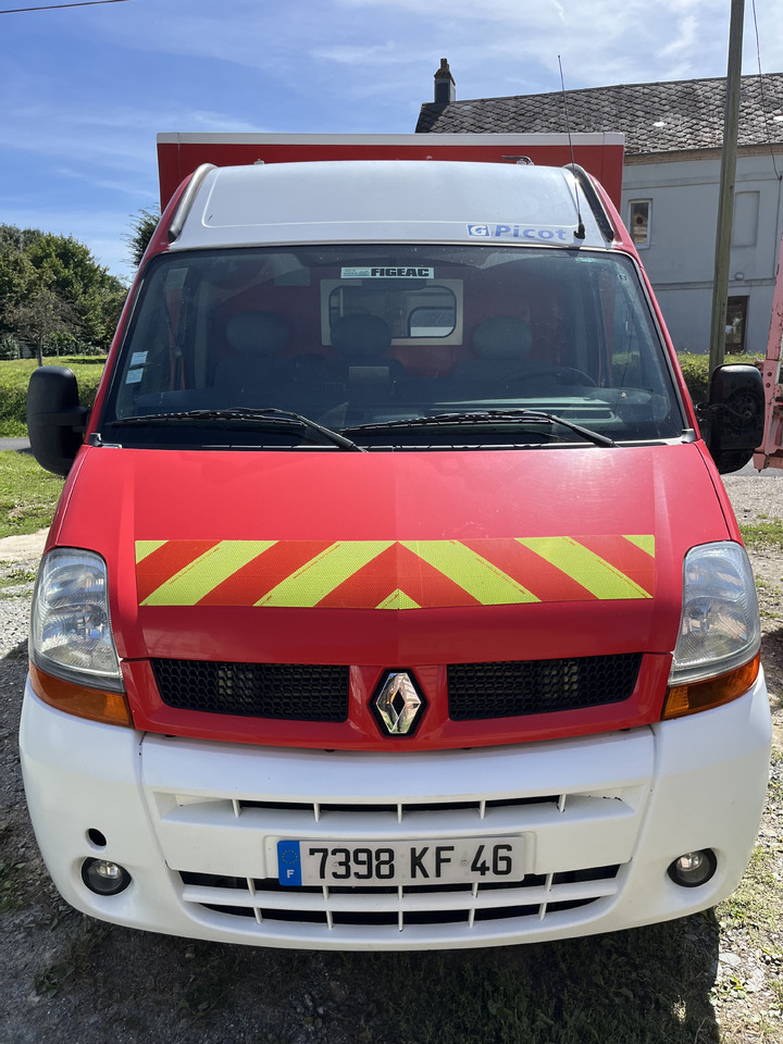 RENAULT Master 2L5 dci120cv - Vozilo hitne pomoći: slika 2 RENAULT Master 2L5 dci120cv - Vozilo hitne pomoći: slika 2