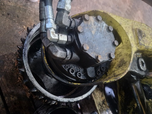 John Deere H 752 - Glava za sečenje: slika 4 John Deere H 752 - Glava za sečenje: slika 4